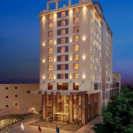 Doubletree By Hilton فاراناسي المظهر الخارجي الصورة