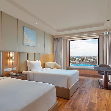 Doubletree By Hilton فاراناسي المظهر الخارجي الصورة
