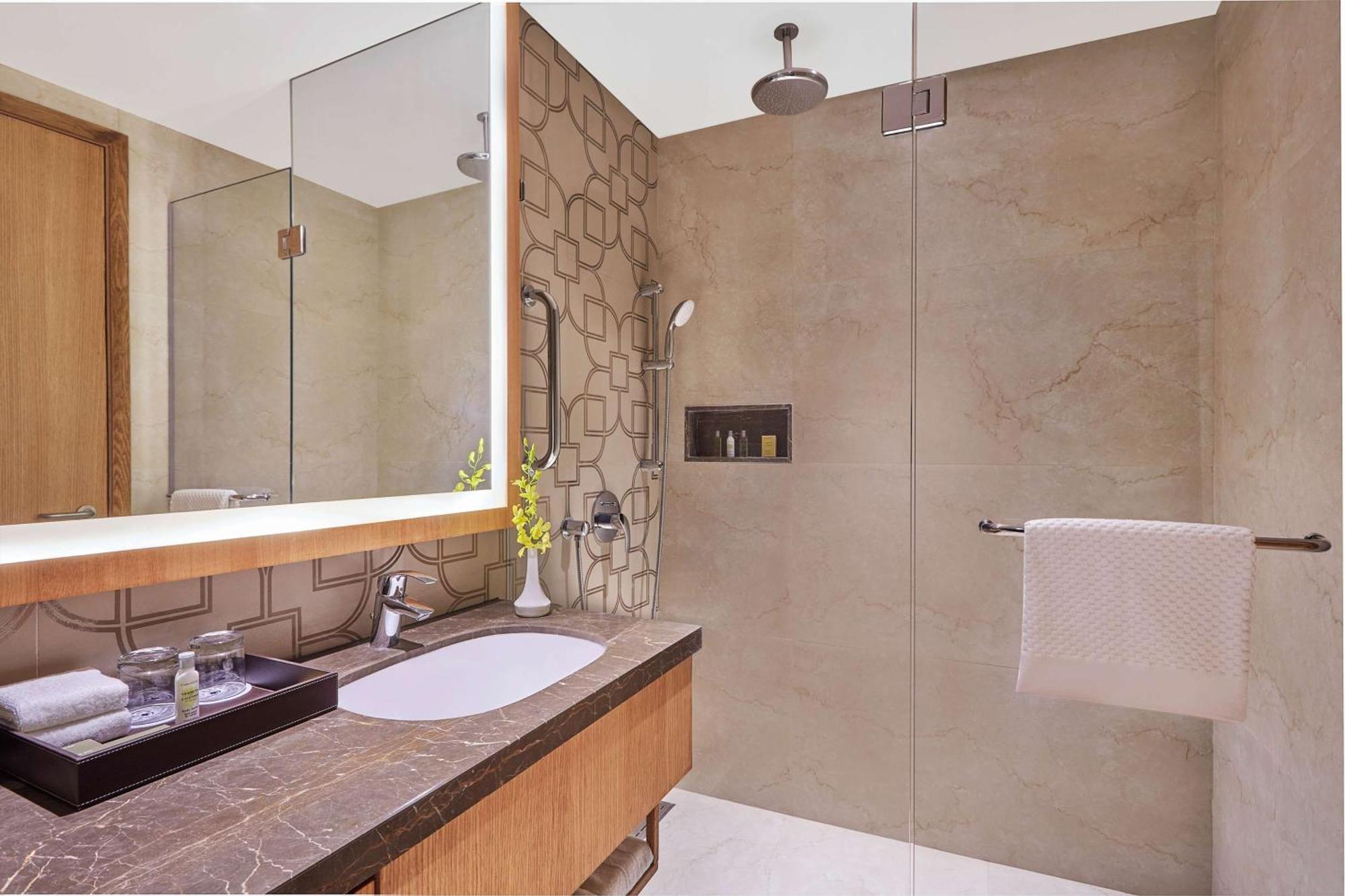 Doubletree By Hilton فاراناسي المظهر الخارجي الصورة