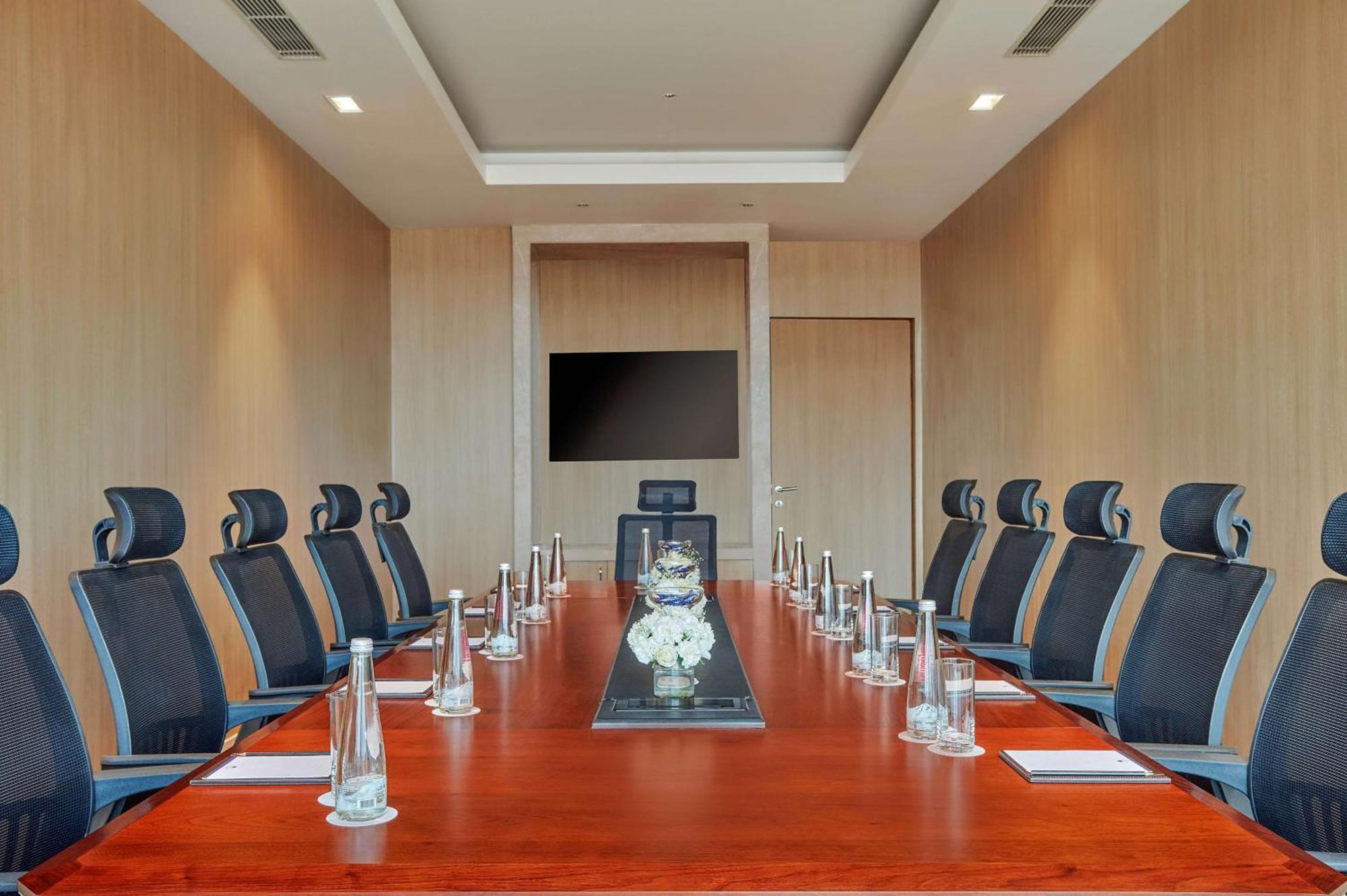 Doubletree By Hilton فاراناسي المظهر الخارجي الصورة