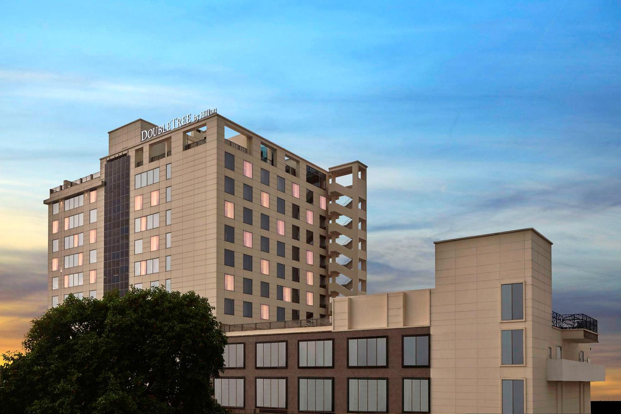 Doubletree By Hilton فاراناسي المظهر الخارجي الصورة