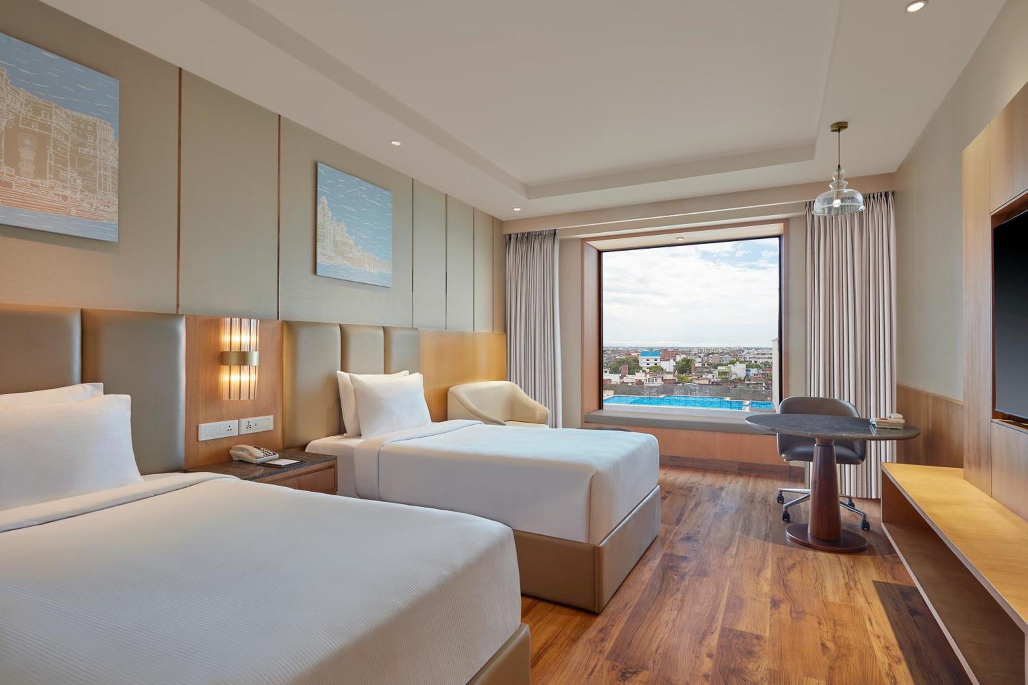 Doubletree By Hilton فاراناسي المظهر الخارجي الصورة