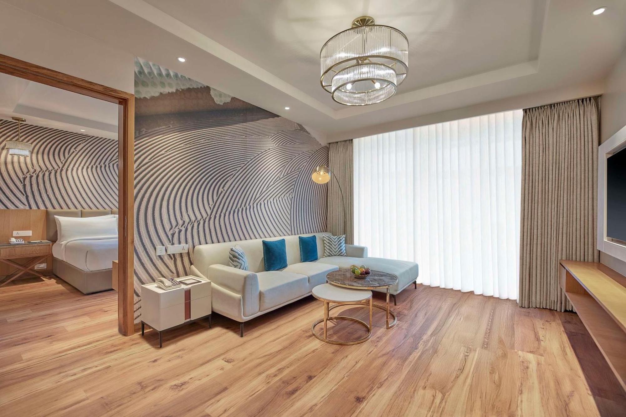 Doubletree By Hilton فاراناسي المظهر الخارجي الصورة