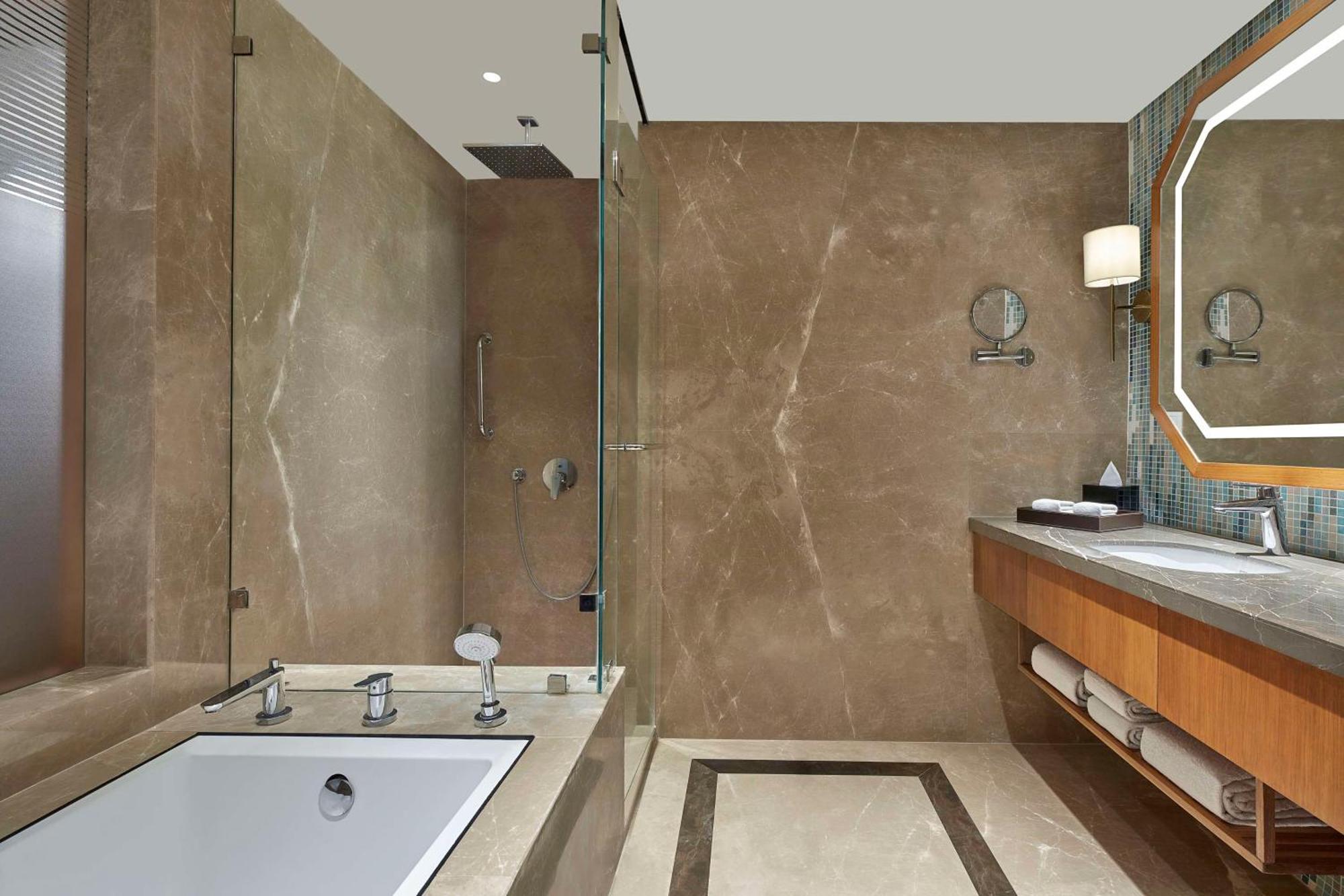 Doubletree By Hilton فاراناسي المظهر الخارجي الصورة
